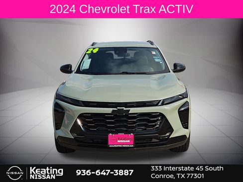 Used 2024 Chevrolet Trax ACTIV w/ Driver Confidence Package FWD image 2