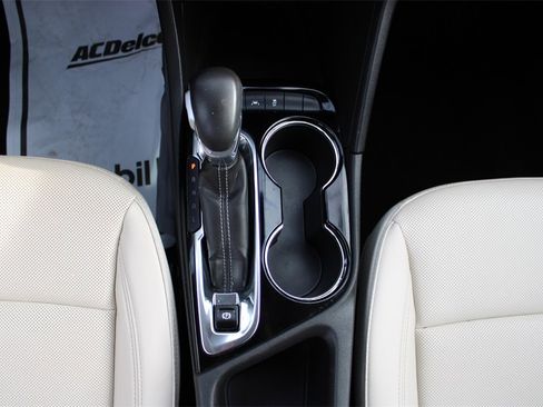 Used 2024 Buick Encore GX Sport Touring image 24