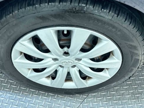 Used 2012 Toyota Corolla LE image 10