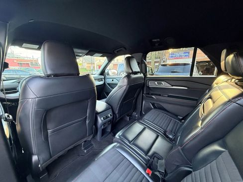 Used 2025 Ford Explorer ST-Line w/ ST-Line Street Pack image 45