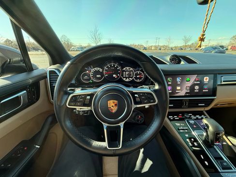 Used 2019 Porsche Cayenne S image 34