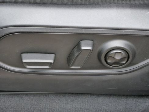 Used 2024 Jeep Grand Cherokee L Limited w/ Luxury Tech Group II image 35