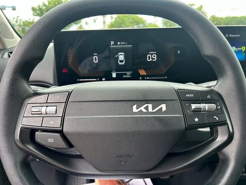 Used 2025 Kia K4 FWD image 14