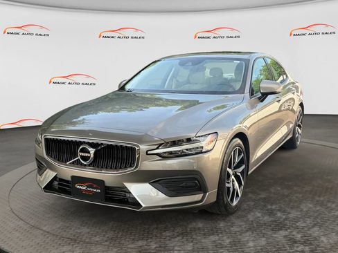 Used 2019 Volvo S60 T6 Momentum AWD/4WD image 1