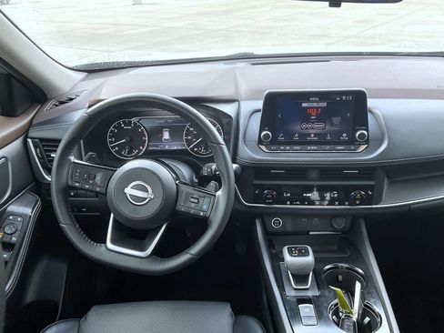 Used 2023 Nissan Rogue SV w/ SV Premium B Package AWD/4WD image 14
