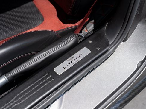 Used 2014 Aston Martin Vanquish Coupe image 18