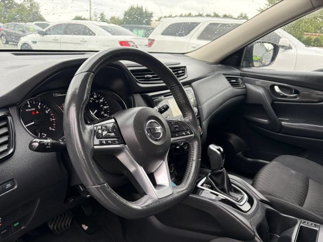 Used 2017 Nissan Rogue SV FWD image 12