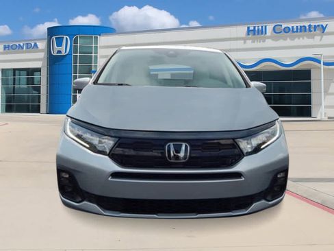 New 2026 Honda Odyssey Touring image 8