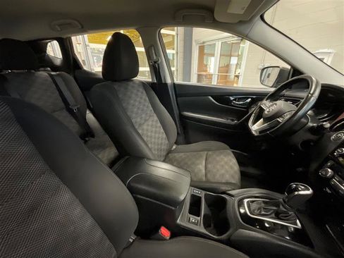 Used 2018 Nissan Rogue Sport SV w/ SV Technology Package image 25