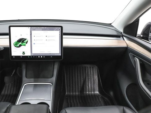 Used 2024 Tesla Model Y Long Range image 28