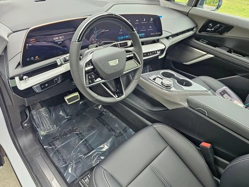 New 2026 Cadillac Optiq Luxury 1 AWD/4WD image 19