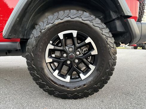 Used 2025 Jeep Wrangler Unlimited Rubicon image 20