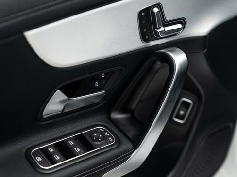 Used 2025 Mercedes-Benz CLA 250 image 26