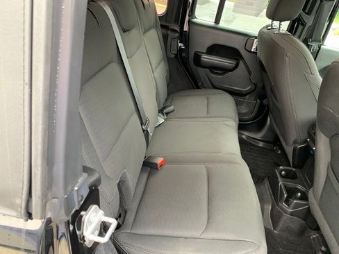 Used 2021 Jeep Wrangler Unlimited Sport AWD/4WD image 17