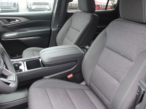 New 2027 Chevrolet Traverse LT w/ Midnight/Sport Edition AWD/4WD image 9