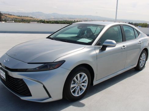 Certified 2026 Toyota Camry LE w/ Convenience Package image 6
