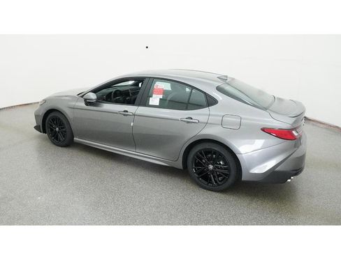 New 2026 Toyota Camry SE image 4