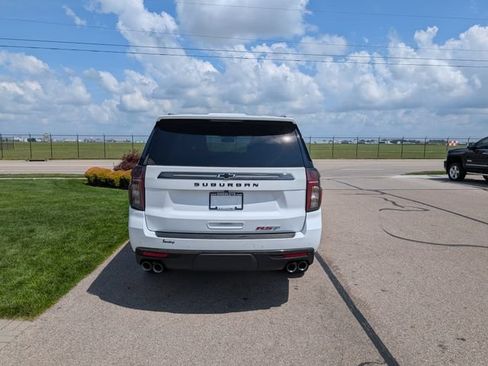 Used 2022 Chevrolet Suburban RST w/ Sport Performance Package AWD/4WD image 8