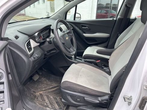 Used 2017 Chevrolet Trax LS image 12