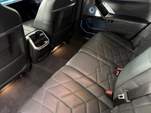 Used 2023 BMW i7 xDrive60 AWD/4WD image 29