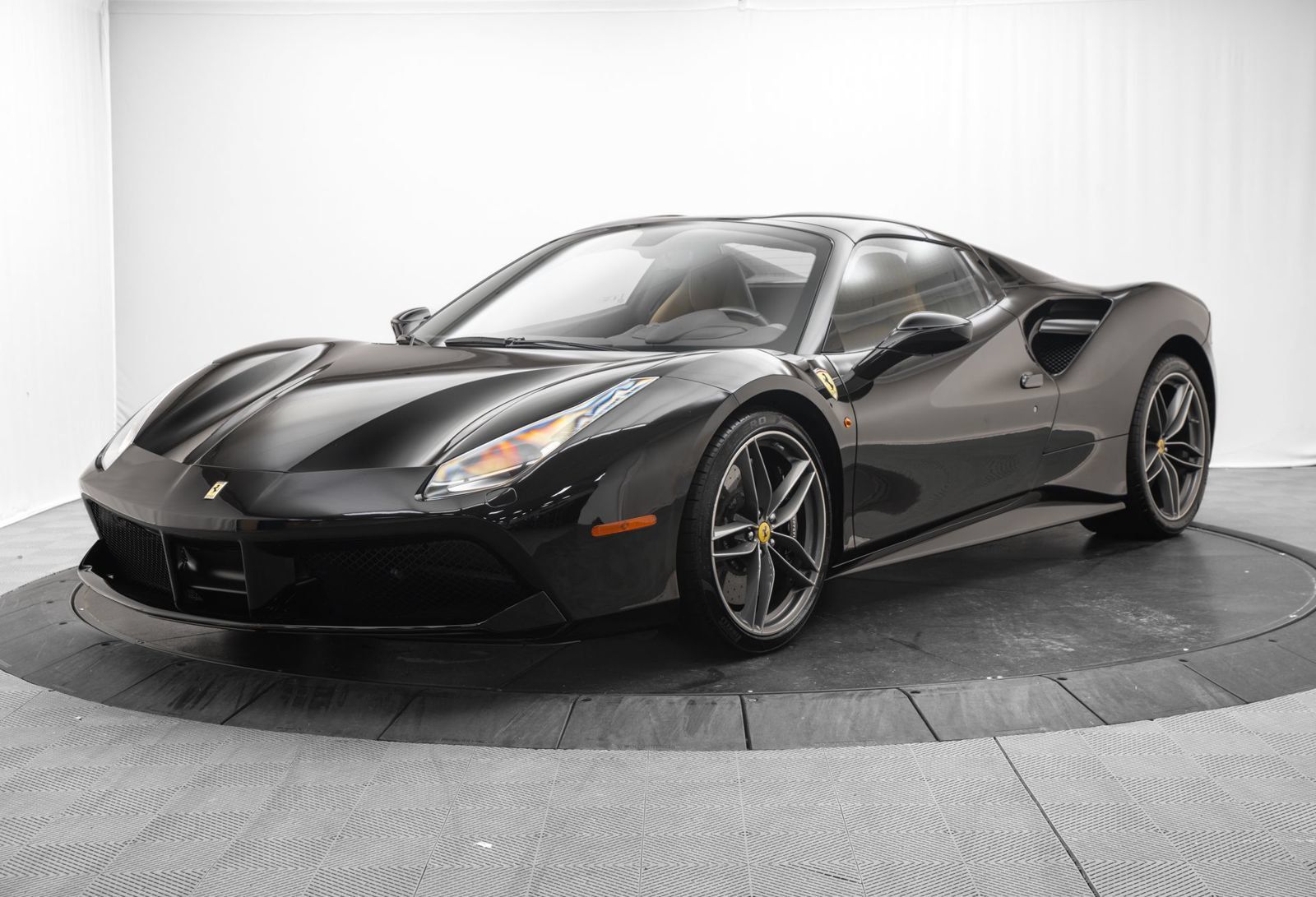 Used 2017 Ferrari 488 Spider RWD image 11