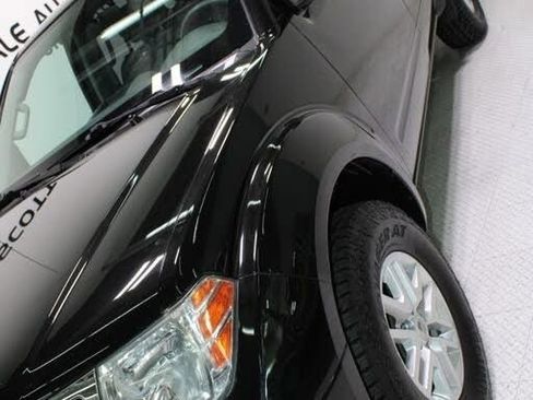 Used 2016 Nissan Frontier SV image 12