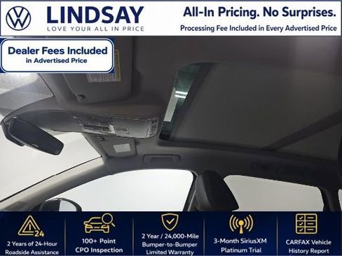 Used 2025 Volkswagen Taos SE w/ Panoramic Sunroof Package FWD image 6