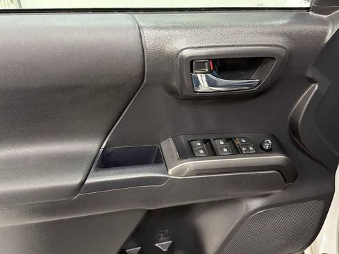 Certified 2023 Toyota Tacoma TRD Off-Road image 15