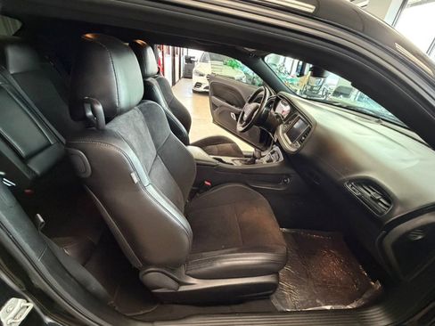 Used 2022 Dodge Challenger R/T w/ Plus Package image 23