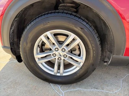 Used 2023 Ford Explorer XLT w/ Equipment Group 202A image 8