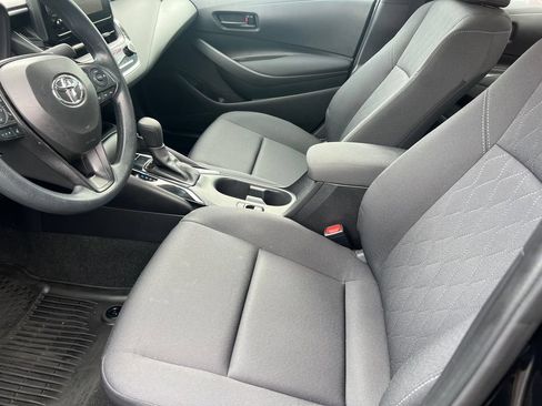Used 2025 Toyota Corolla LE FWD image 10