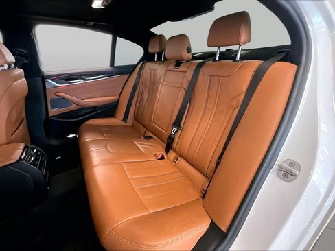 Used 2020 BMW 530i w/ Premium Package RWD image 17