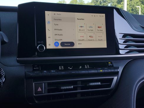 Used 2025 Toyota Camry SE FWD image 21