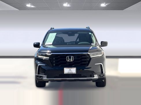 Certified 2025 Honda Pilot Touring image 5