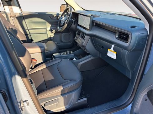 New 2025 Ford Maverick Lariat w/ Black Appearance Package image 15