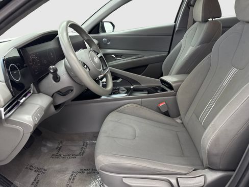Used 2024 Hyundai Elantra SEL FWD image 17