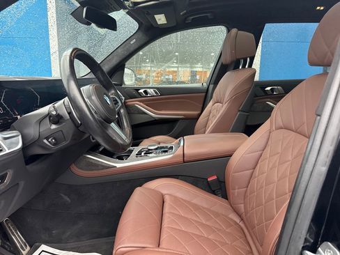 Used 2024 BMW X7 xDrive40i w/ M Sport Package image 11