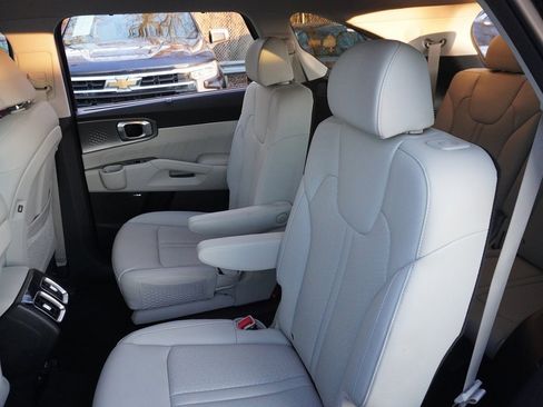 Used 2023 Kia Sorento SX Prestige image 43