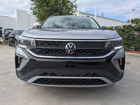 Certified 2023 Volkswagen Taos S FWD image 9