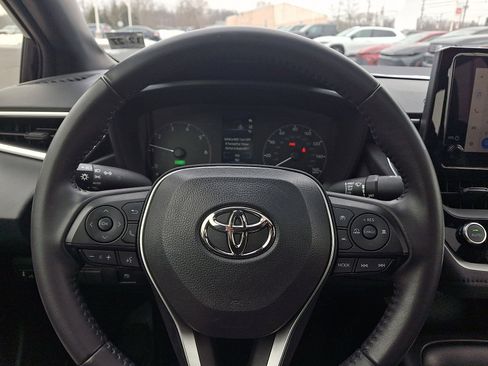 Used 2023 Toyota Corolla SE w/ SE Package image 19