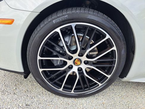 Used 2023 Porsche Panamera Platinum Edition image 9