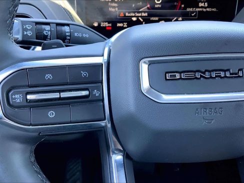 Used 2025 GMC Yukon Denali AWD/4WD image 24