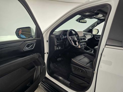 Used 2023 GMC Yukon XL SLT w/ SLT Premium Package image 22