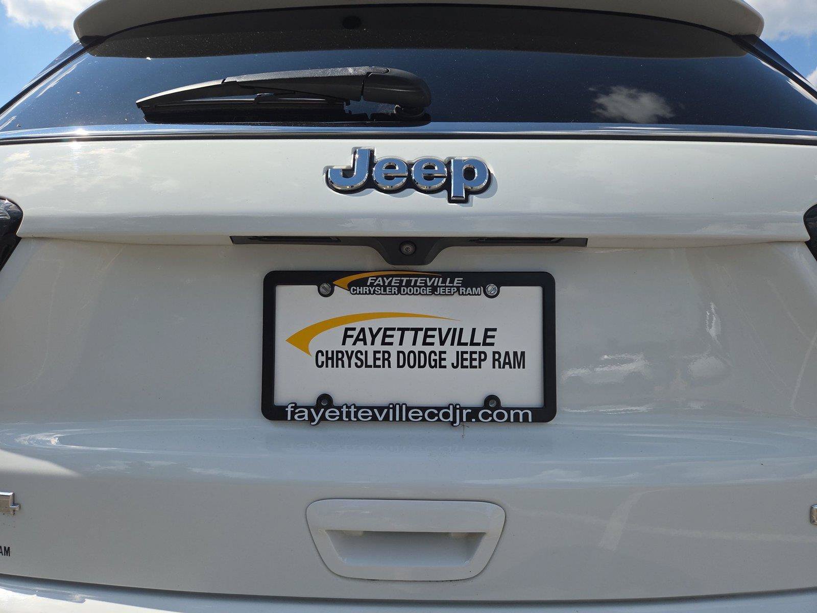 Used 2023 Jeep Compass Latitude AWD/4WD image 32