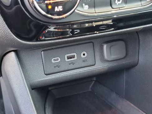 Used 2023 Buick Encore GX Essence w/ Experience Buick Package FWD image 27