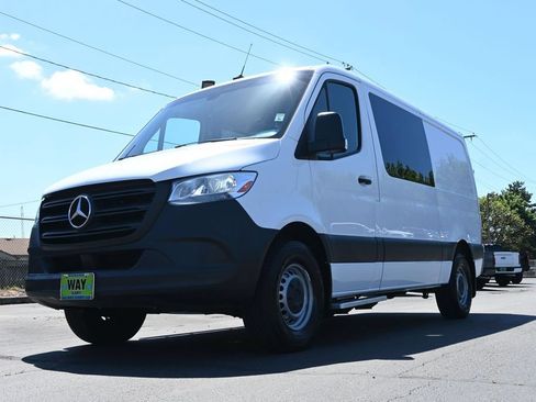 Used 2021 Mercedes-Benz Sprinter 2500 image 7