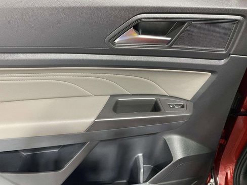 Used 2023 Volkswagen Atlas SE w/ Panoramic Sunroof Package FWD image 16