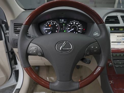 Used 2011 Lexus ES 350 w/ Preferred Accessory Package image 23
