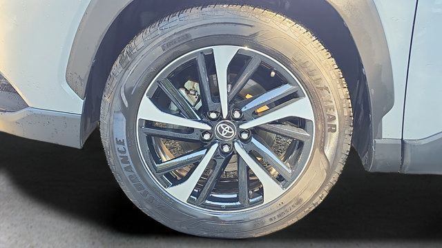 Used 2024 Toyota Corolla Cross AWD Hybrid w/ Convenience Package image 20
