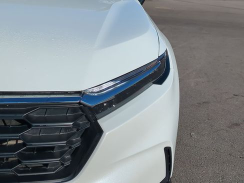 Used 2023 Honda CR-V LX image 13